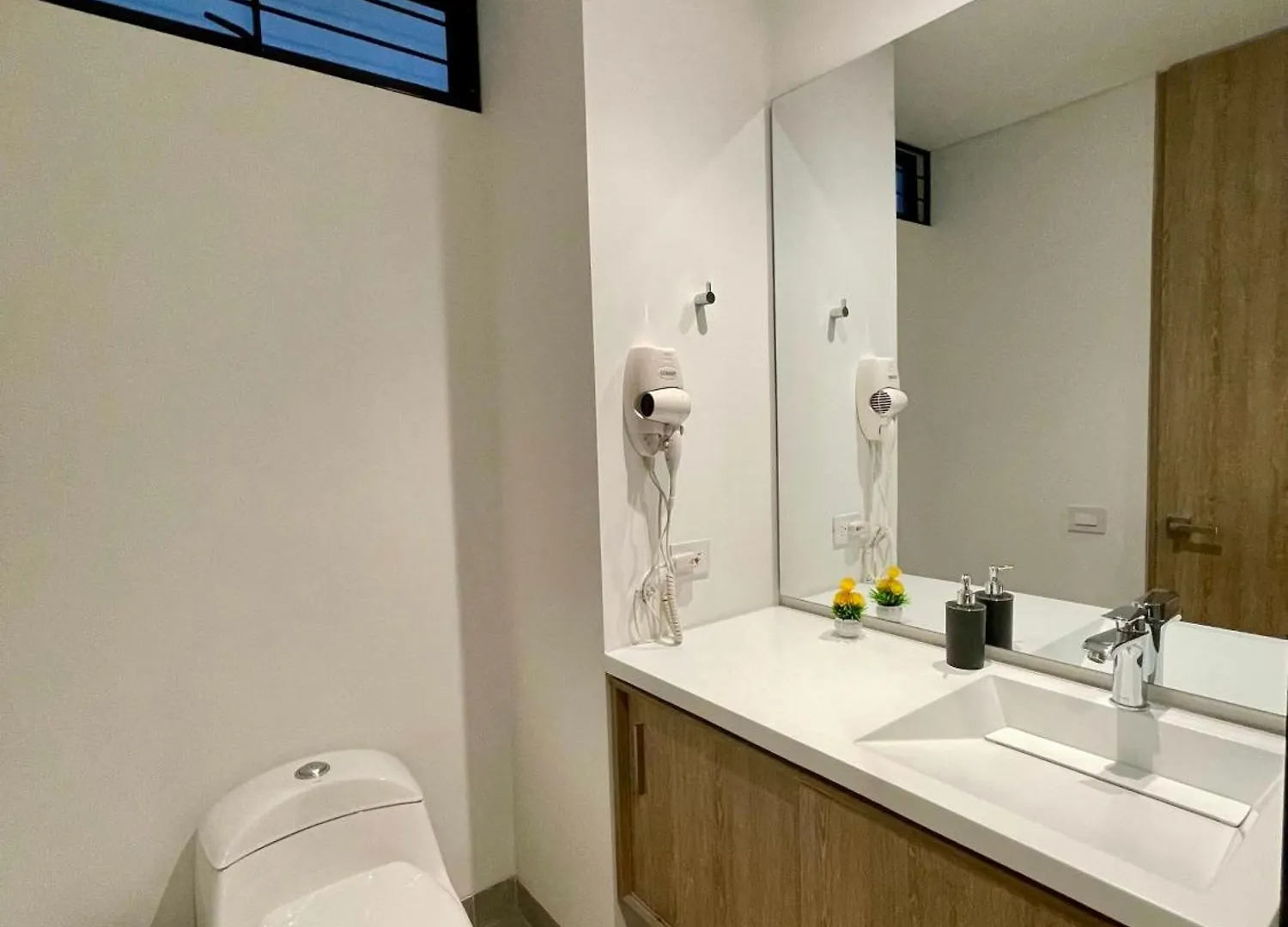 בוגוטה Spaceful Apartment Near Corferias Mountain View 3 Hab- 804A 0*,  קולומביה