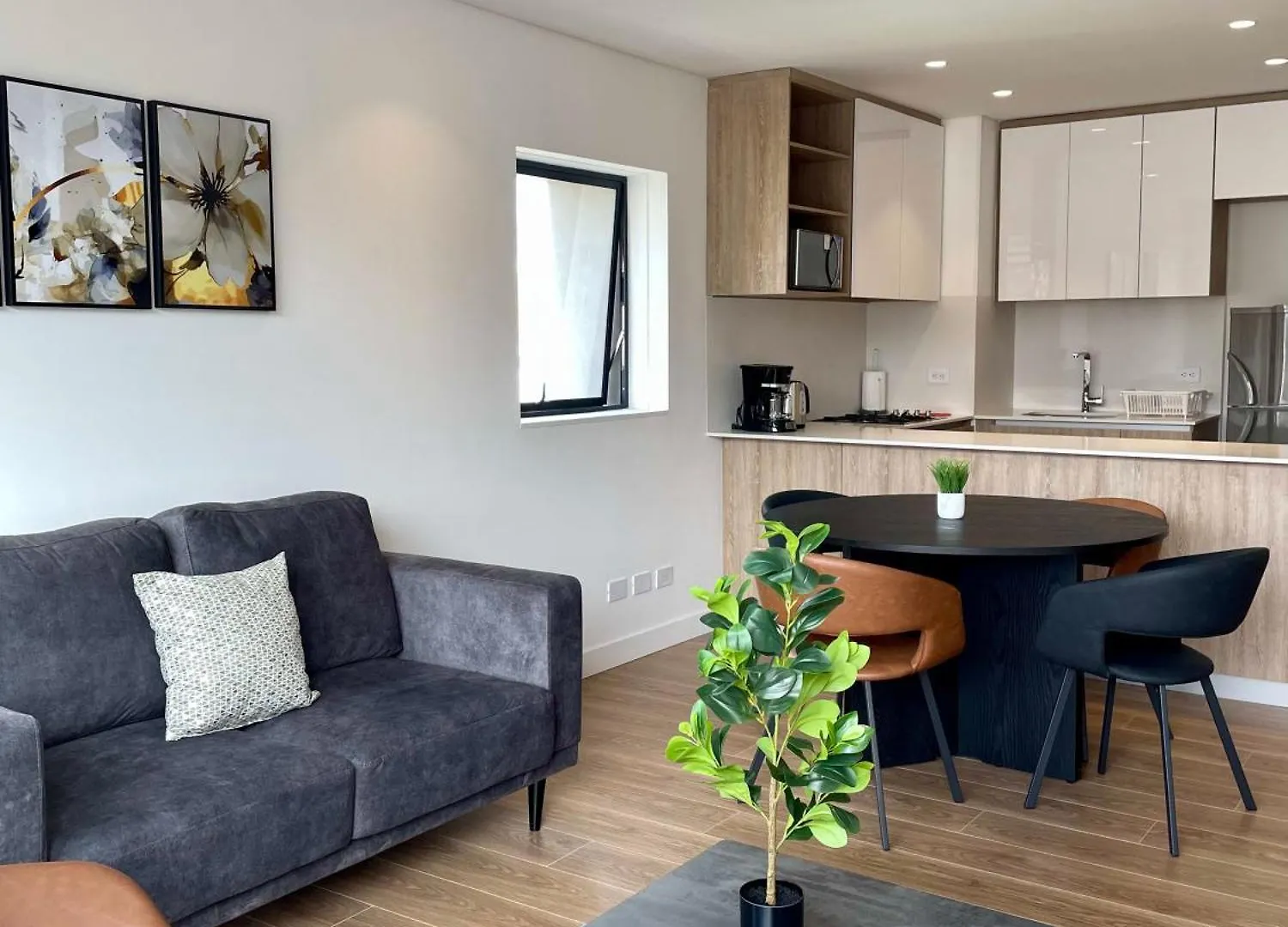 Spaceful Apartment Near Corferias Mountain View 3 Hab- 804A Bogotá